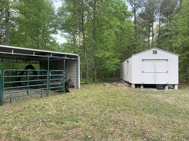 210 Double Check Ln, Belvidere, TN 37306