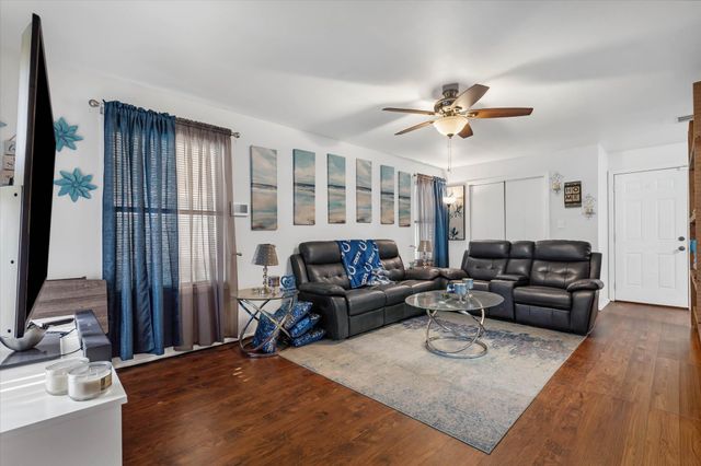 1453 Mamie Dr, Mobile, AL 36618