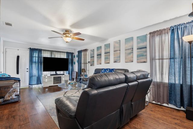 1453 Mamie Dr, Mobile, AL 36618