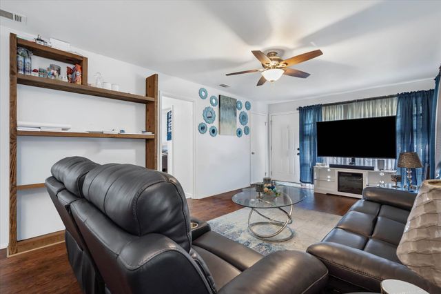 1453 Mamie Dr, Mobile, AL 36618