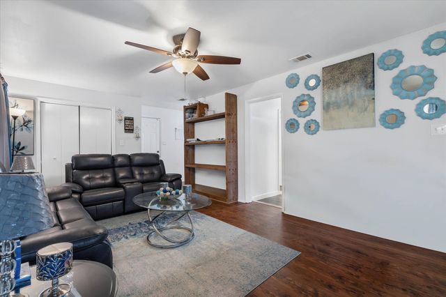 1453 Mamie Dr, Mobile, AL 36618