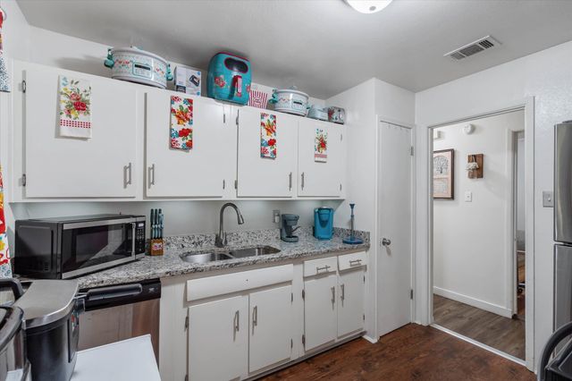 1453 Mamie Dr, Mobile, AL 36618