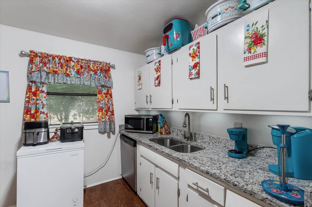 1453 Mamie Dr, Mobile, AL 36618