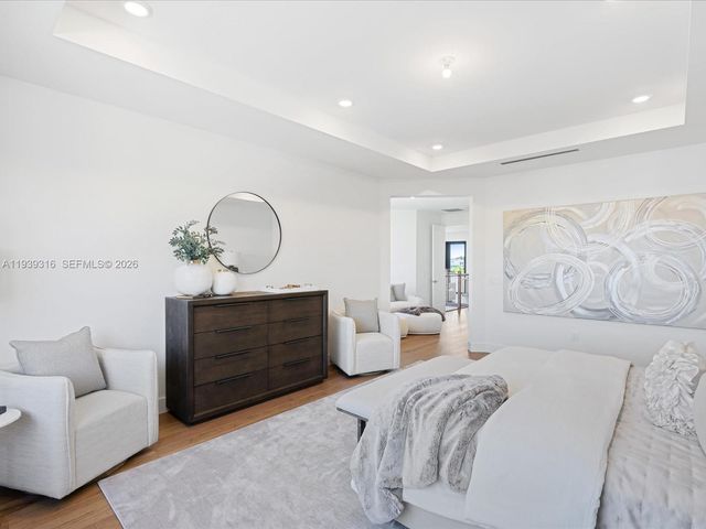 19701 NE 16 PI, Miami, FL 33179