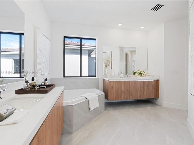 19701 NE 16 PI, Miami, FL 33179