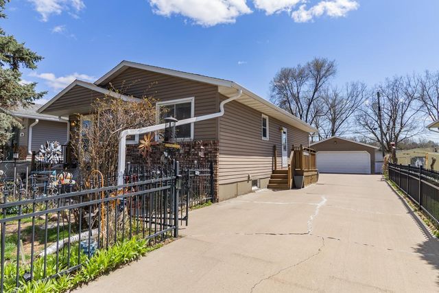 414 Nevada Avenue E, Saint Paul, MN 55130