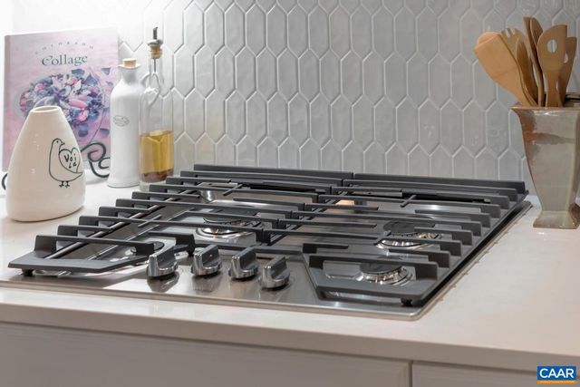 800 FARROW DR, Charlottesville, VA 22901