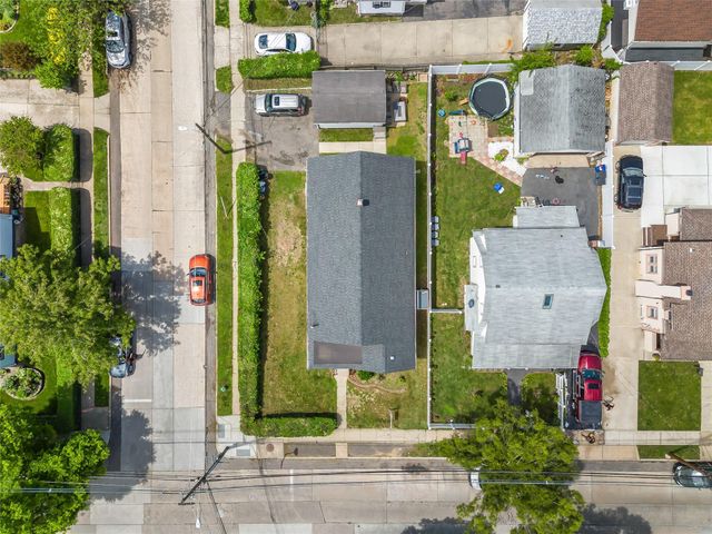 175 N Columbus Avenue, Freeport, NY 11520