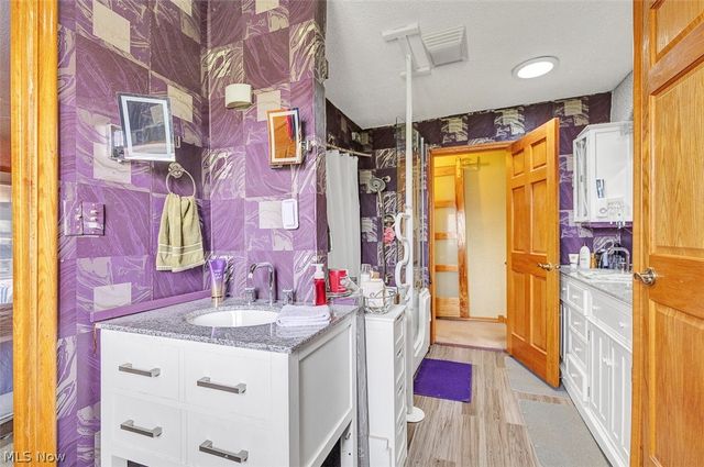 6012 S Perkins Road, Bedford Heights, OH 44146