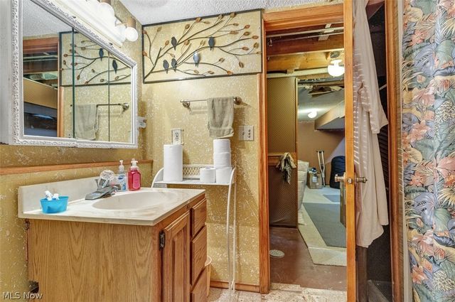 6012 S Perkins Road, Bedford Heights, OH 44146