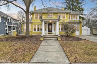 210 W Indiana Avenue, Perrysburg, OH 43551