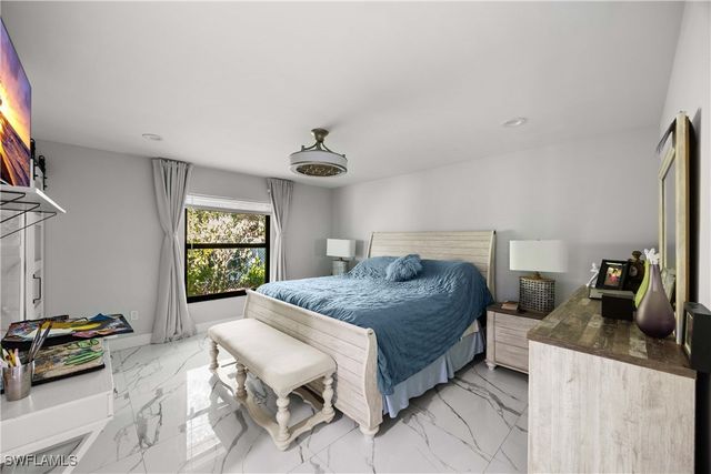 1890 Oakes BLVD SE, Naples, FL 34119