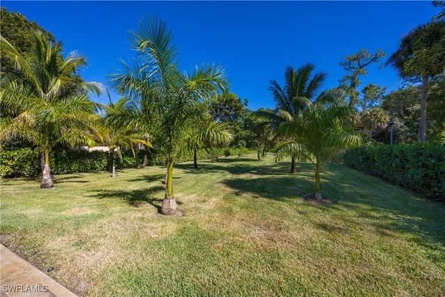 1890 Oakes BLVD SE, Naples, FL 34119