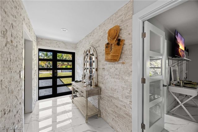 1890 Oakes BLVD SE, Naples, FL 34119