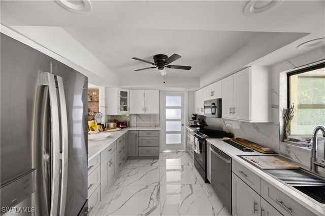 1890 Oakes BLVD SE, Naples, FL 34119