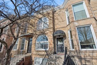 1922 W Wolfram Street, Chicago, IL 60657