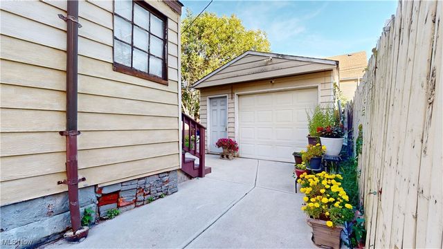 6407 Dibble Avenue, Cleveland, OH 44103