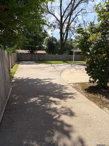 17226 Northlake Drive, Prairieville, LA 70769