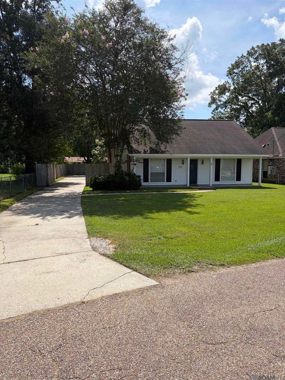 17226 Northlake Drive, Prairieville, LA 70769