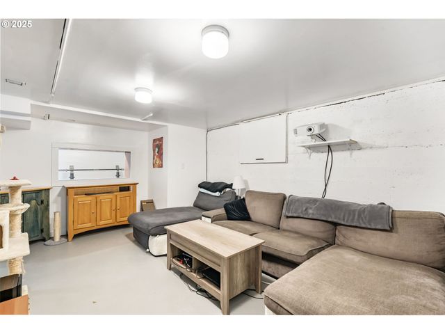 3035 Se 9TH Ave, Portland, OR 97202