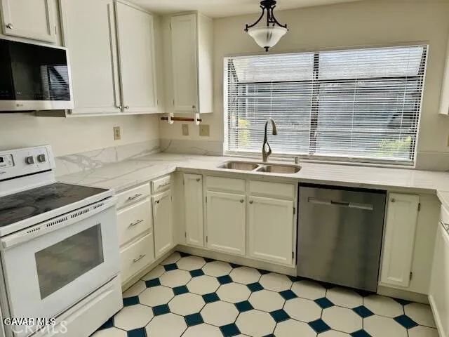 44128 Fine Circle, Lancaster, CA 93536