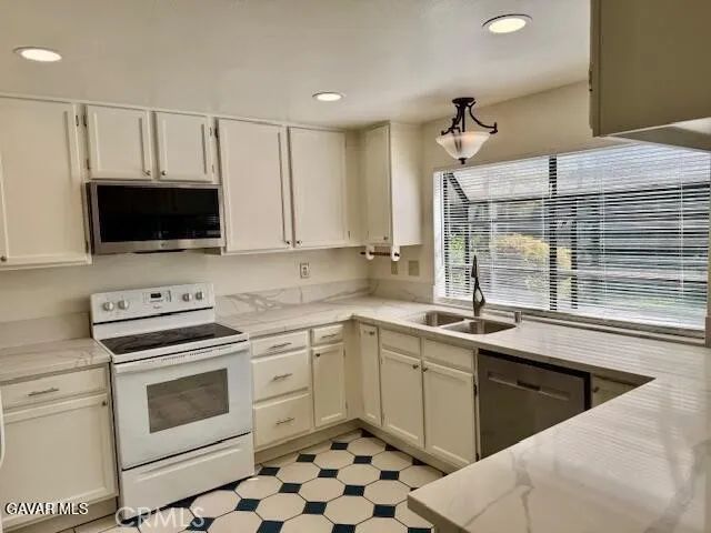 44128 Fine Circle, Lancaster, CA 93536