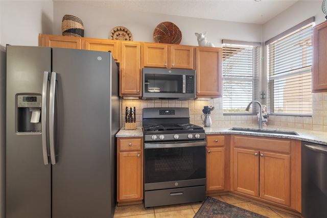 18 Emory Pass, Santa Fe, NM 87508