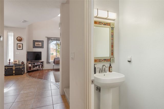 18 Emory Pass, Santa Fe, NM 87508