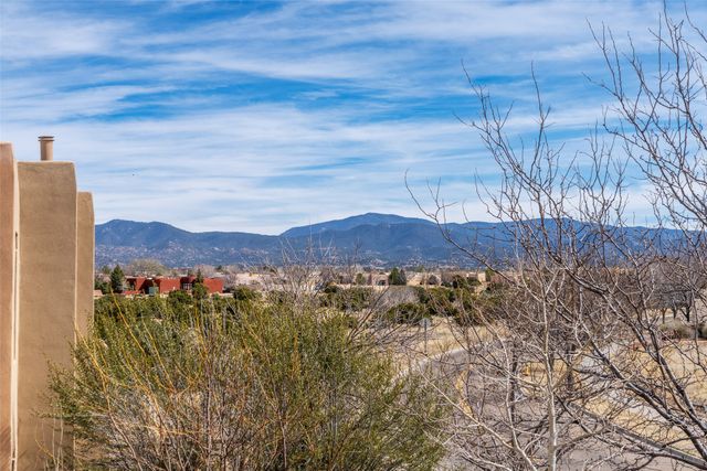 18 Emory Pass, Santa Fe, NM 87508