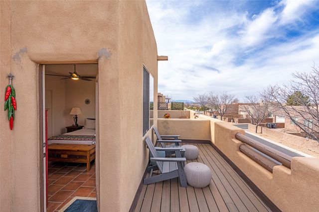 18 Emory Pass, Santa Fe, NM 87508