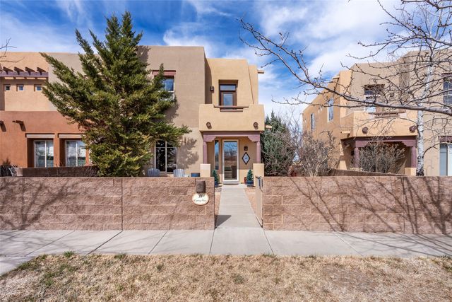 18 Emory Pass, Santa Fe, NM 87508
