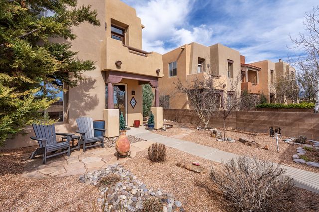 18 Emory Pass, Santa Fe, NM 87508