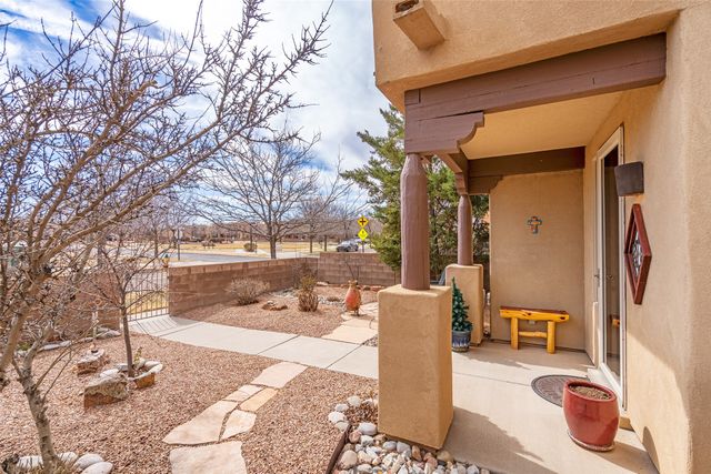 18 Emory Pass, Santa Fe, NM 87508