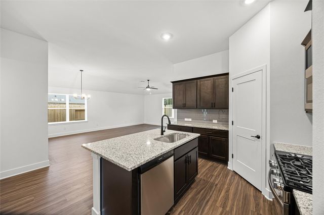 2273 N Post Oak Circle, Dayton, TX 77535