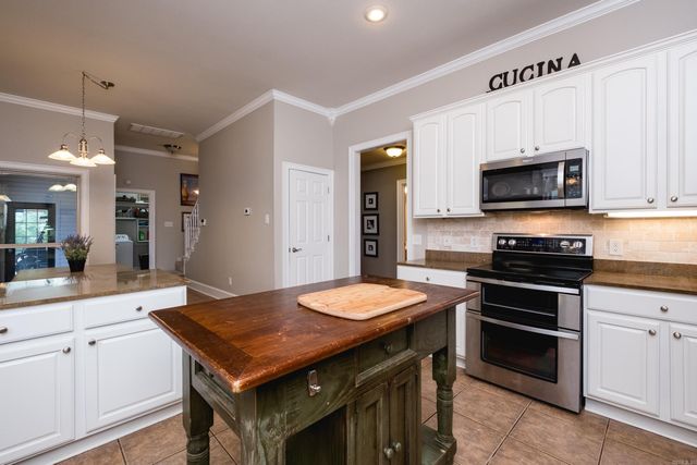 12425 Brodie Creek Trail, Little Rock, AR 72211