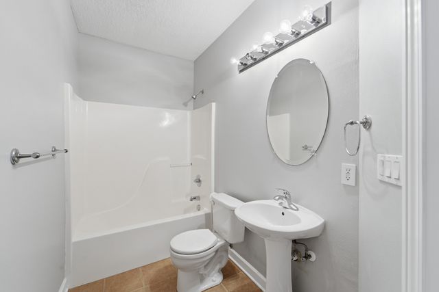 15318 Horton Avenue, Urbandale, IA 50322