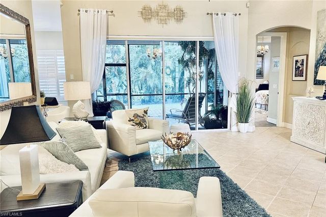 16156 Parque LN, Naples, FL 34110