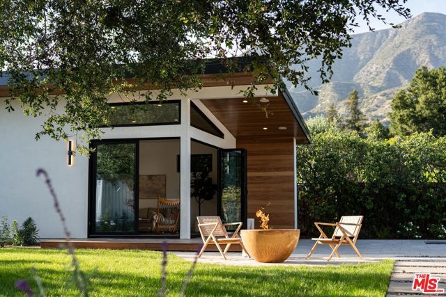 1009 Daly Road, Ojai, CA 93023