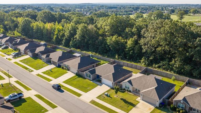 1035 Okeefe Avenue, Conway, AR 72032