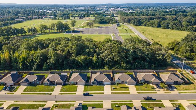 1035 Okeefe Avenue, Conway, AR 72032