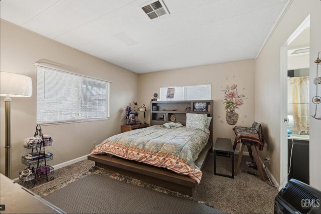 4 Tee Lane, Bakersfield, CA 93308