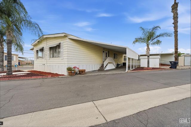 4 Tee Lane, Bakersfield, CA 93308