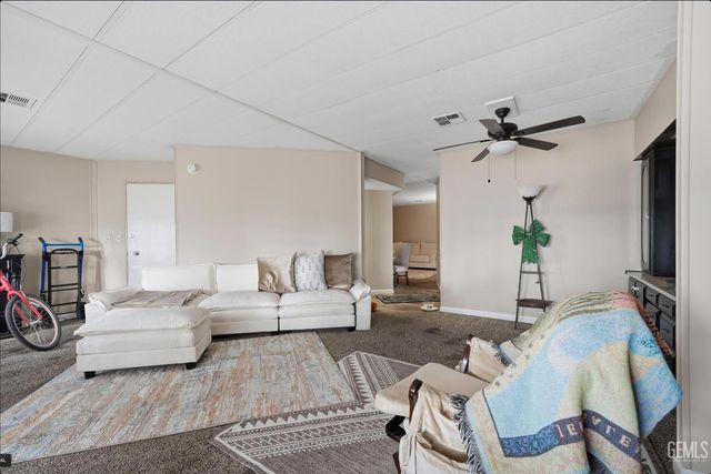 4 Tee Lane, Bakersfield, CA 93308