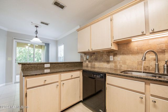 1655 THE GREENS Way 2113, Jacksonville Beach, FL 32250