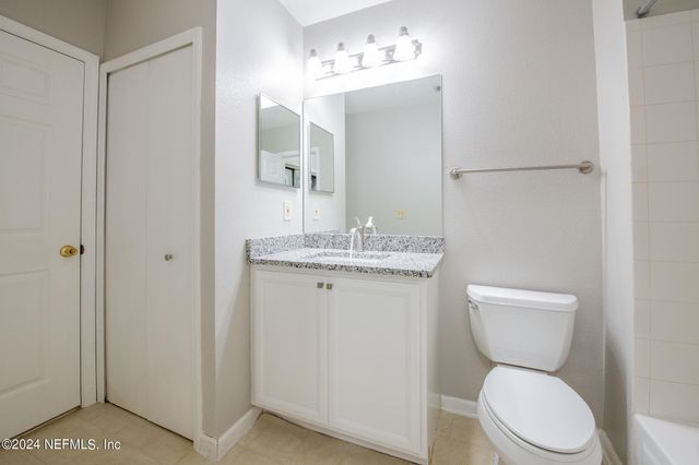 1655 THE GREENS Way 2113, Jacksonville Beach, FL 32250