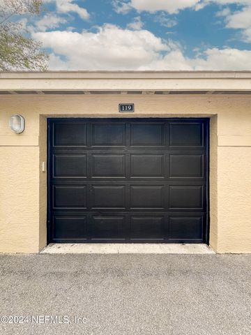 1655 THE GREENS Way 2113, Jacksonville Beach, FL 32250