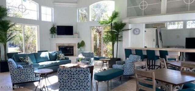 1655 THE GREENS Way 2113, Jacksonville Beach, FL 32250