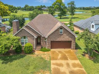 207 Black Hawk Way, Murfreesboro, TN 37127