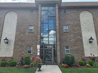 205 BERGEN TPKE, Ridgefield Park Village, NJ 07660