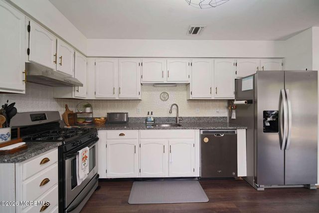 526 Elwood Street, Forked River, NJ 08731
